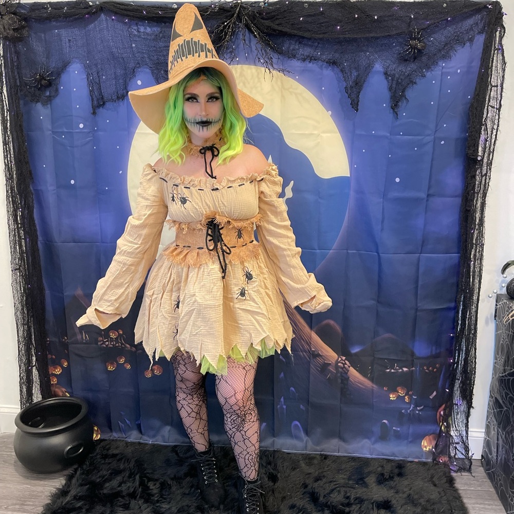 Bugging out baddie costume comes with dress, hat and choker.